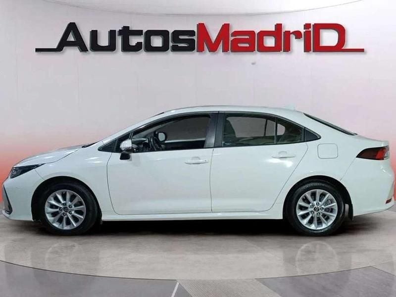 Usado Toyota Corolla Sol 126 CV (92 kW) 2022 Blanco Berlina