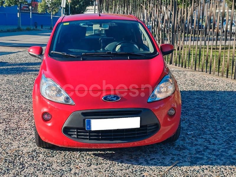 Usado Ford Ka Trend 69 CV (50 kW) 2015 Rojo Berlina