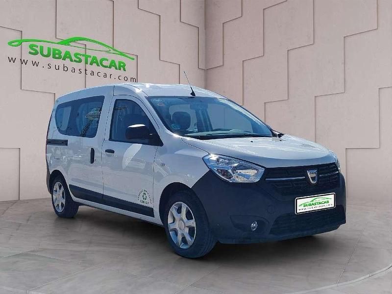 Usado Dacia Dokker Essentiel 102 CV (75 kW) 2021 Blanco Monovolumen
