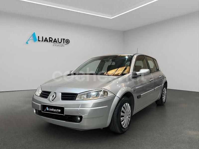 Gris / plata Usado 2005 Renault Mégane II Expression Berlina | 2990 € (Precio justo) - Imagen 1/4