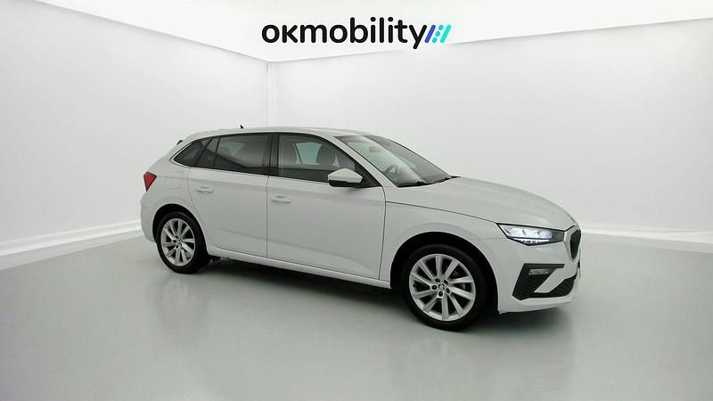 Usado Skoda Scala Selection 115 CV (84 kW) 2024 Blanco glaciar Utilitario