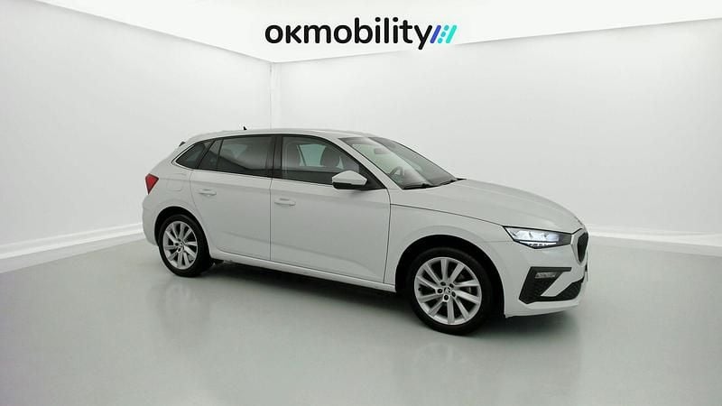 Usado Skoda Scala Selection 115 CV (84 kW) 2024 Blanco glaciar Utilitario