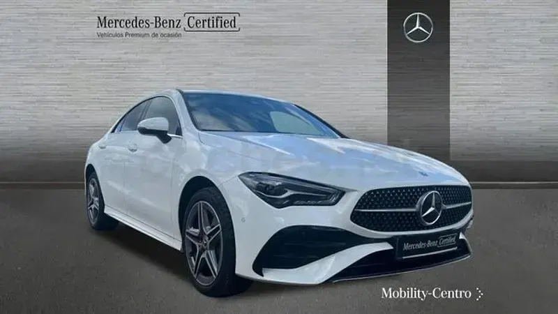 Usado Mercedes CLA250e 218 CV (160 kW) 2024 Blanco Berlina