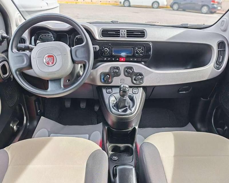 Usado Fiat Panda Lounge 69 CV (50 kW) 2013 Beige Utilitario