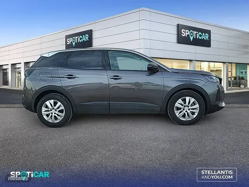 Usado Peugeot 3008 Active 130 CV (95 kW) 2022 Gris SUV
