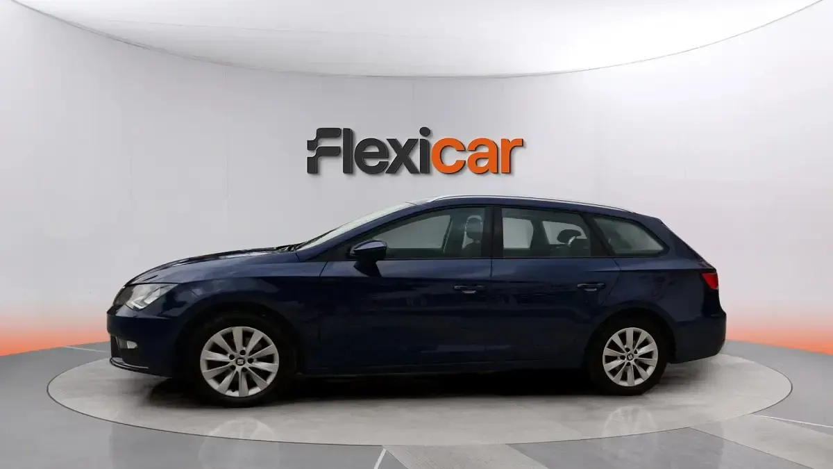 Usado Seat Leon Style 115 CV (84 kW) 2019 Azul Berlina