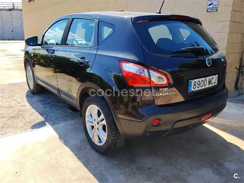 Usado Nissan Qashqai Acenta 115 HP (84 kW) 2011 Cinzento SUV