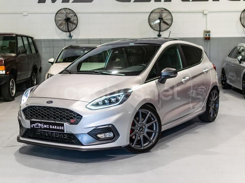 Gris / plata Usado 2019 Ford Fiesta ST Utilitario | 19.990 € (Caro) - Imagen 1/4
