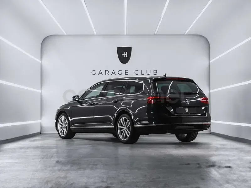 Usado VW Passat Sportline 150 CV (110 kW) 2019 Negro Familiar