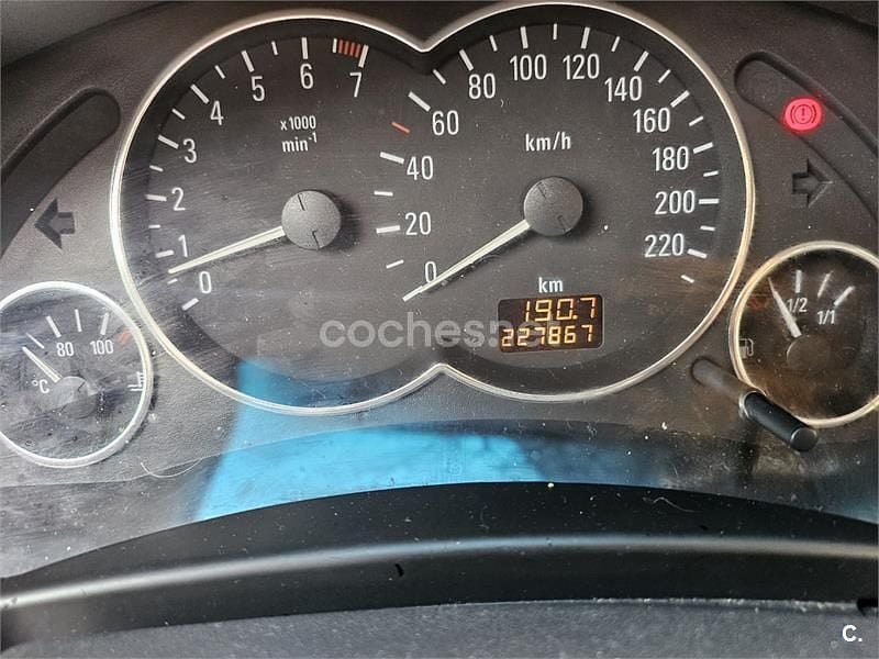 Usado Opel Meriva Cosmo 100 CV (73 kW) 2003 Gris / plata Monovolumen