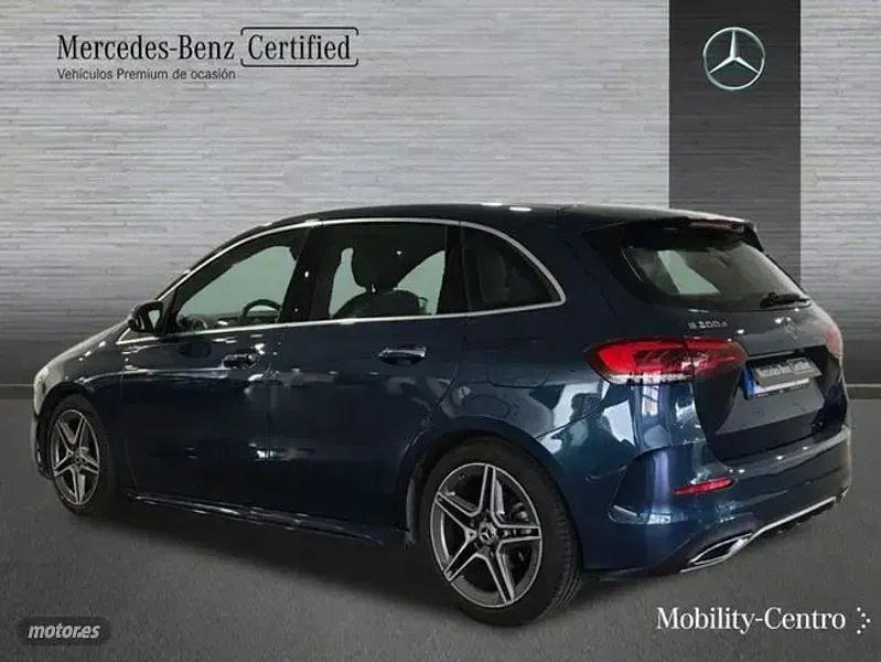 Usado Mercedes B200 AMG line 150 CV (110 kW) 2019 Denim blue  metallic paint Utilitario