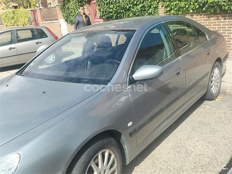 Usado Peugeot 607 160 CV (117 kW) 2001 Gris / plata Berlina