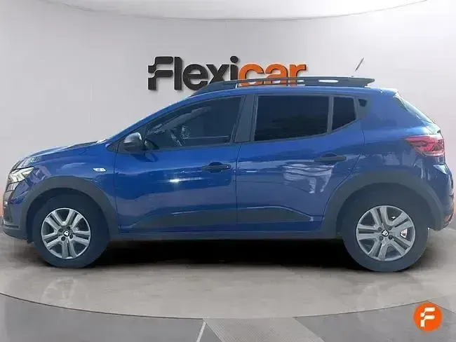 Usado Dacia Sandero Comfort 101 CV (74 kW) 2021 Azul