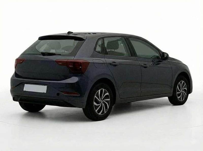 Usado VW Polo Life 95 CV (69 kW) 2023 Gris Utilitario