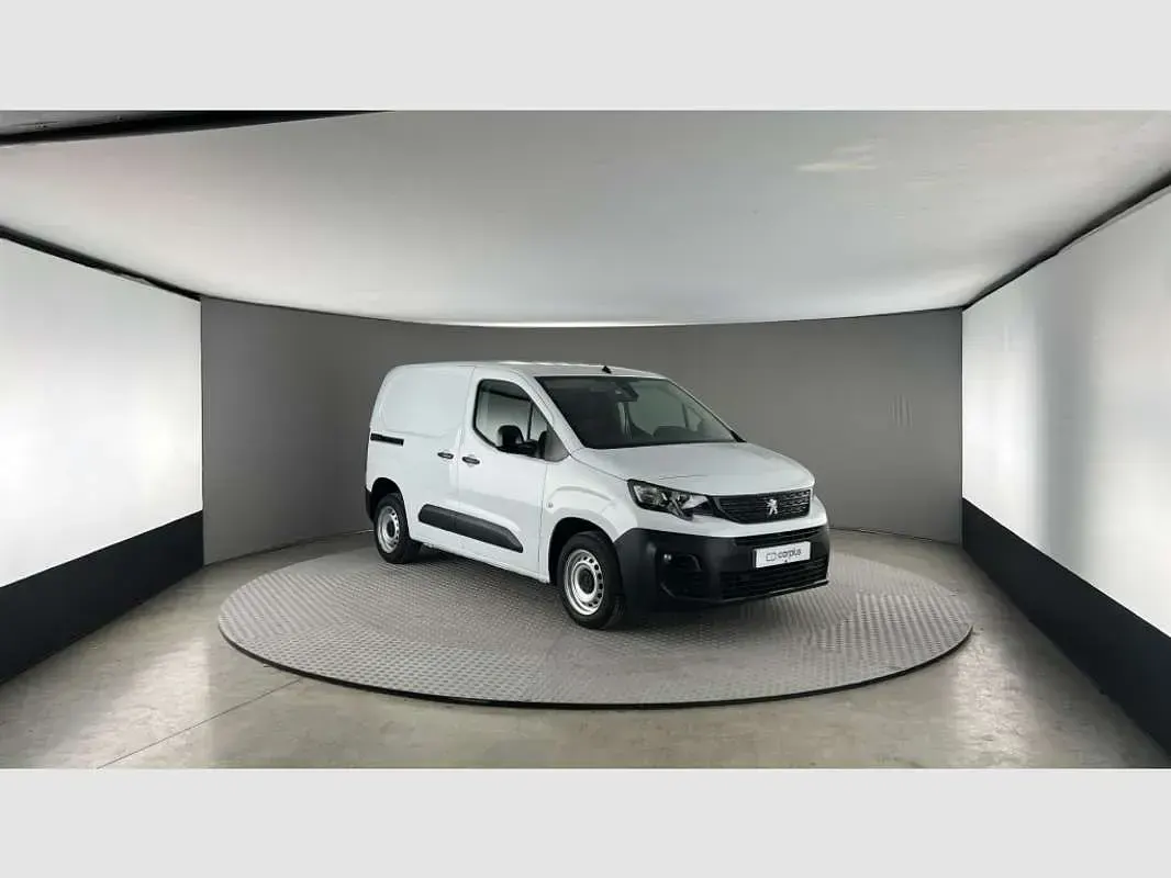 Usado Peugeot Partner S 102 CV (75 kW) 2023 Blanco Monovolumen