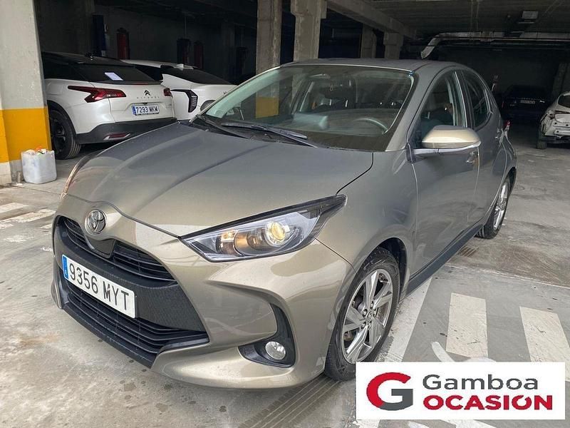 Usado Toyota Yaris Hybrid Active 116 CV (85 kW) 2025 Bronce
