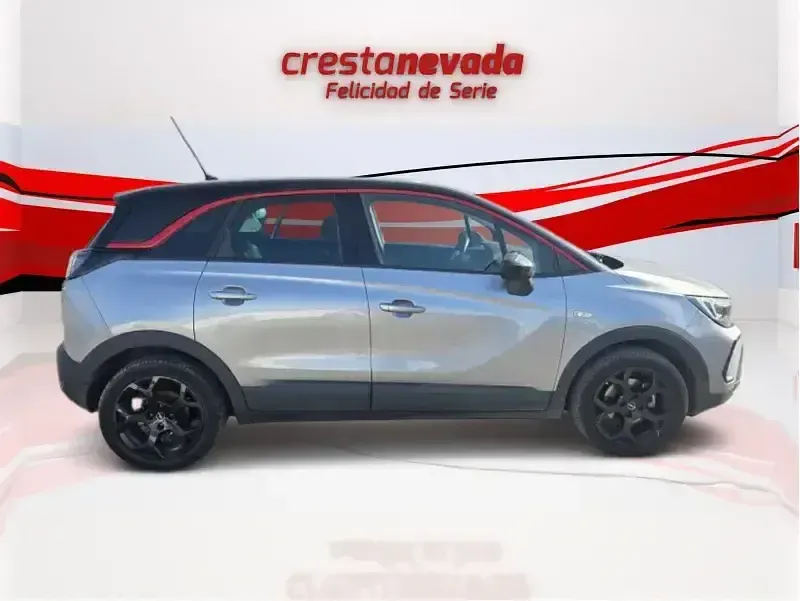 Usado Opel Crossland GS Line 110 CV (80 kW) 2022 Gris / plata SUV