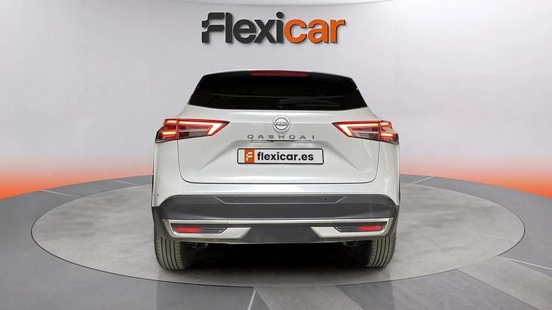 Begagnad Nissan Qashqai Acenta 140 HK (102 kW) 2025 Vit SUV