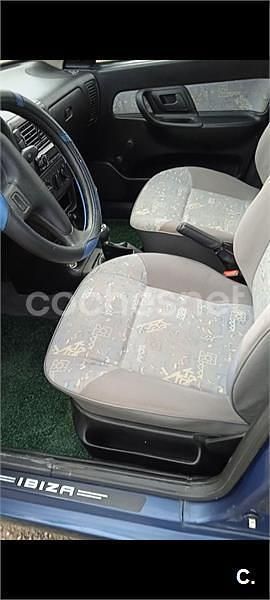 Usado Seat Ibiza 60 CV (44 kW) 1997 Azul Utilitario