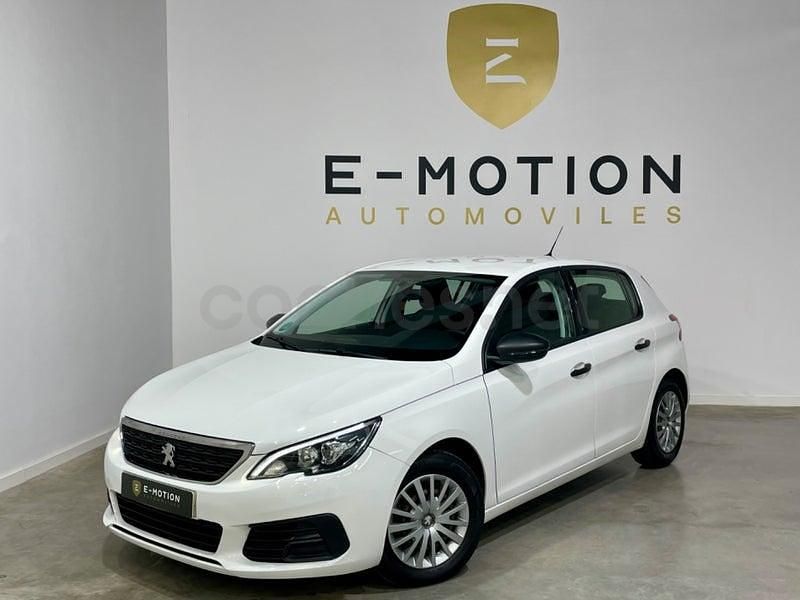 Usado Peugeot 308 Access 100 CV (73 kW) 2019 Blanco Berlina