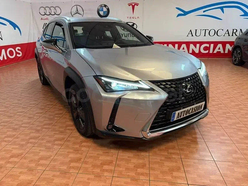 Usado Lexus UX Executive Line 184 CV (135 kW) 2023 Gris / plata SUV