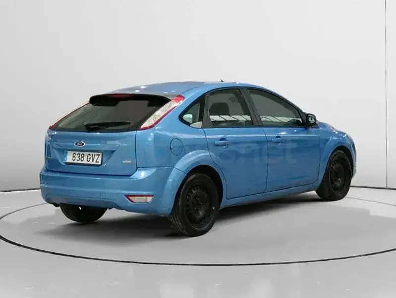 Usado Ford Focus Trend 90 CV (66 kW) 2010 Azul Berlina