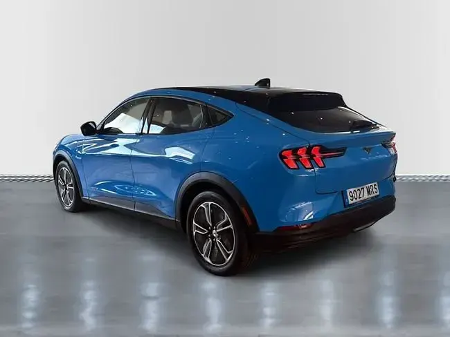 Usado Ford Mustang Mach-E 197 kW (268 CV) 2024 Azul grabber (metalizado) SUV