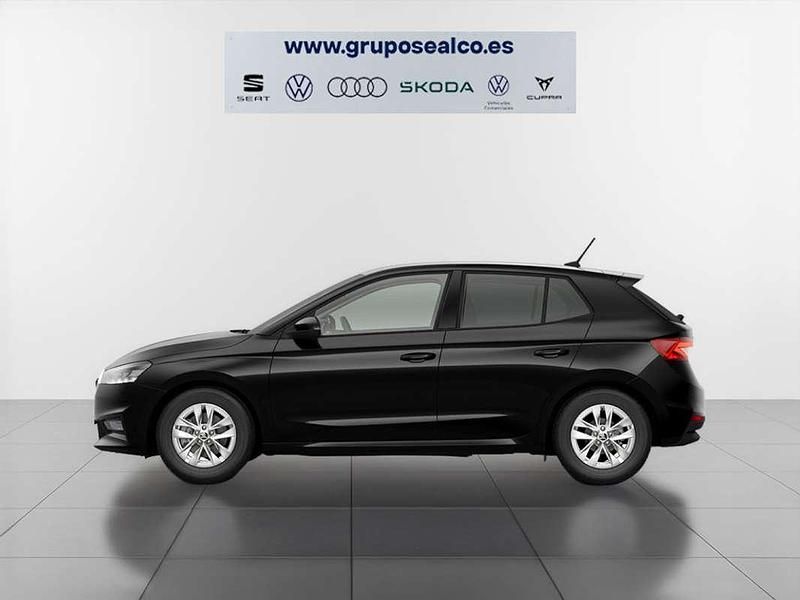 Usado Skoda Fabia Selection 95 CV (69 kW) 2025 Negro Utilitario