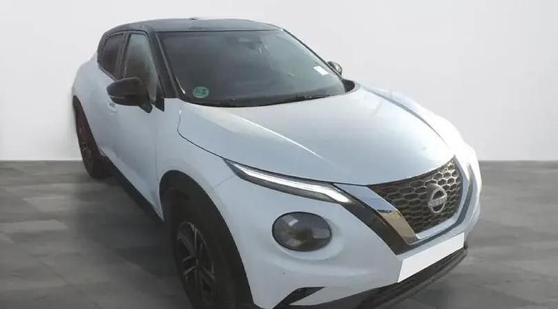 Usado Nissan Juke N-Connecta 114 CV (83 kW) 2025 Lunar white (metalizado) techo SUV