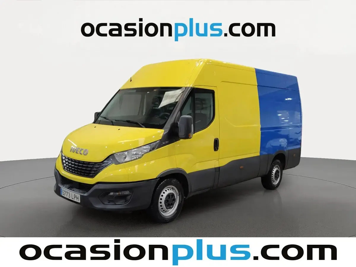 Usado Iveco Daily 156 CV (114 kW) 2021 Amarillo Familiar