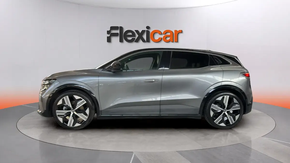 Usado Renault Megane E-Tech Techno 160 kW (218 CV) 2023 Gris Berlina