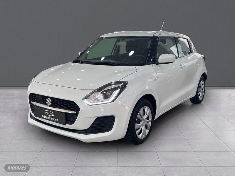 Blanco Usado 2021 Suzuki Swift Berlina | 12.900 € (Caro) - Imagen 1/4