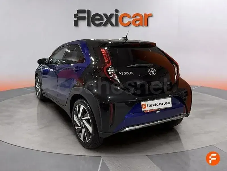 Usado Toyota Aygo X Edition 72 CV (52 kW) 2022 Azul SUV