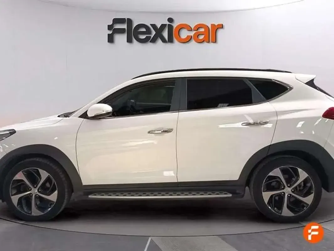 Usado Hyundai Tucson Style 140 CV (102 kW) 2017 Blanco SUV