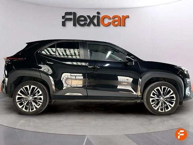 Usado Toyota Yaris Hybrid Plus 116 CV (85 kW) 2021 Negro