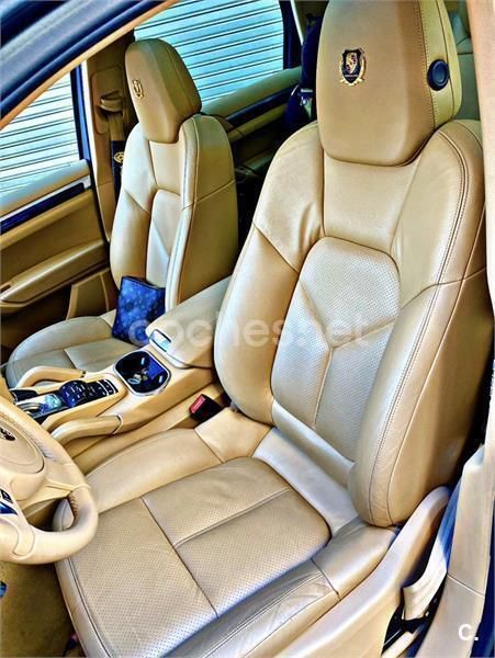 Usado Porsche Cayenne 240 CV (176 kW) 2011 Gris / plata SUV