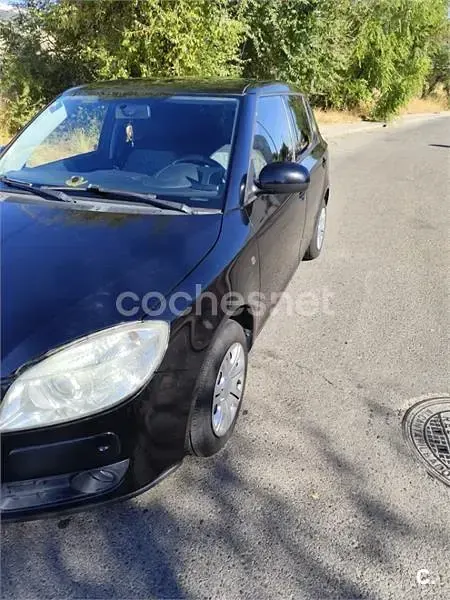 Usado Skoda Fabia 60 CV (44 kW) 2009 Negro Berlina