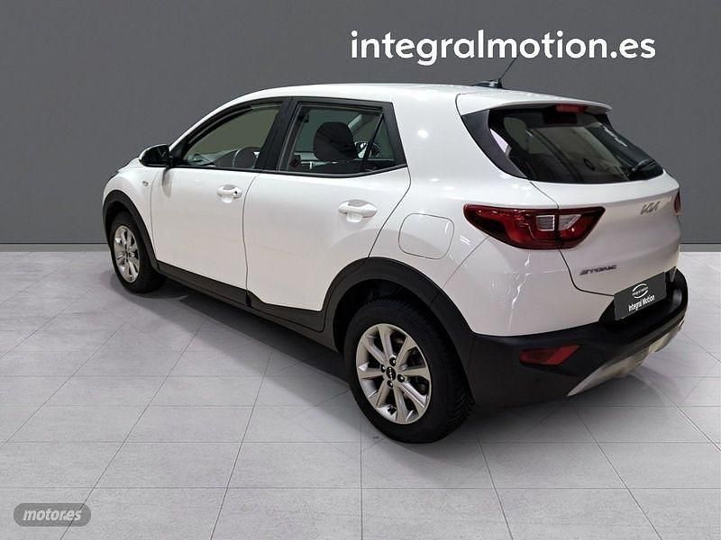 Usado Kia Stonic 84 CV (61 kW) 2023 Negro SUV