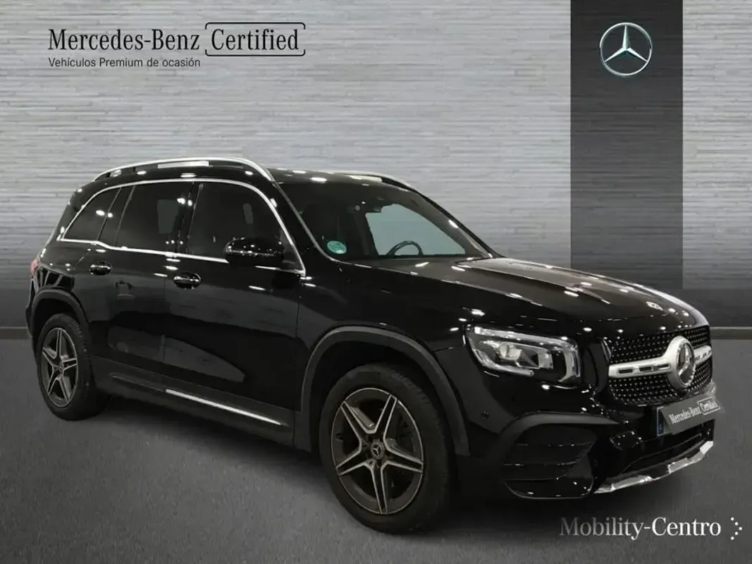 Usado Mercedes GLB200 AMG line 150 CV (110 kW) 2022 Negro noche SUV