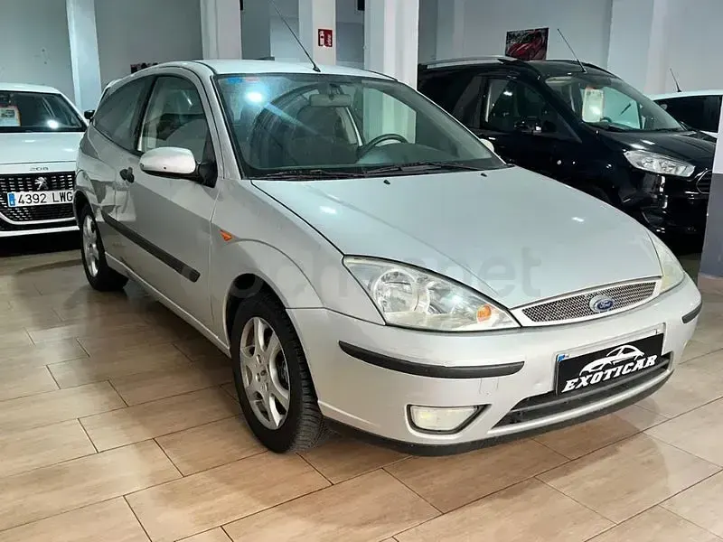 Usado Ford Focus Sport 115 CV (84 kW) 2005 Gris / plata Berlina