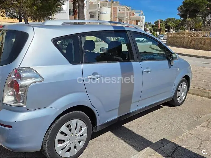 Usado Toyota Corolla Verso Sol 129 CV (94 kW) 2005 Blanco Monovolumen
