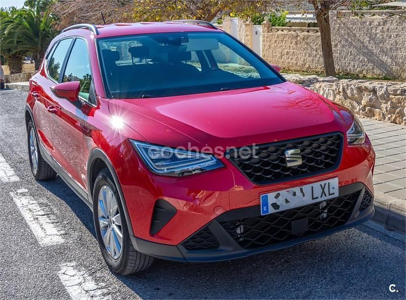Usado Seat Arona Style 110 CV (80 kW) 2022 Rojo SUV