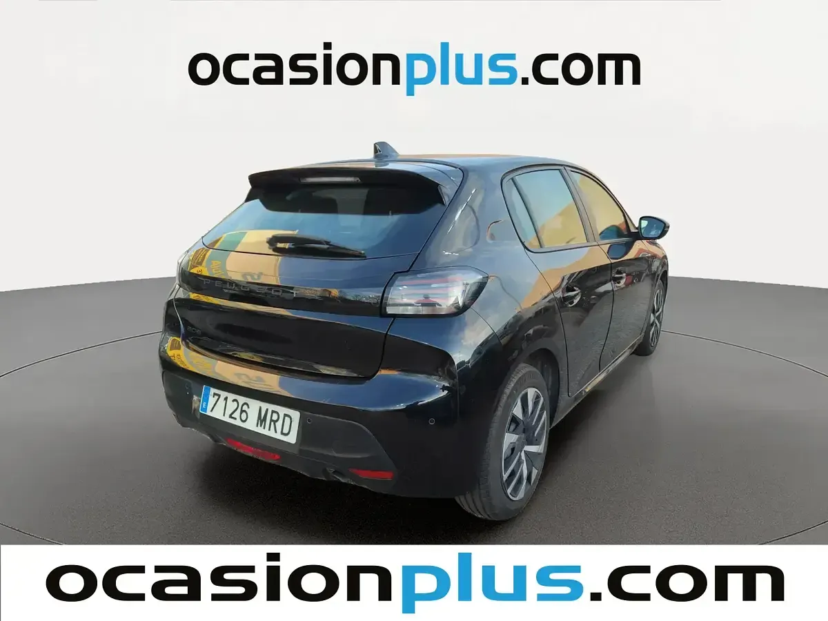 Usado Peugeot 208 Active 100 CV (73 kW) 2024 Negro Utilitario