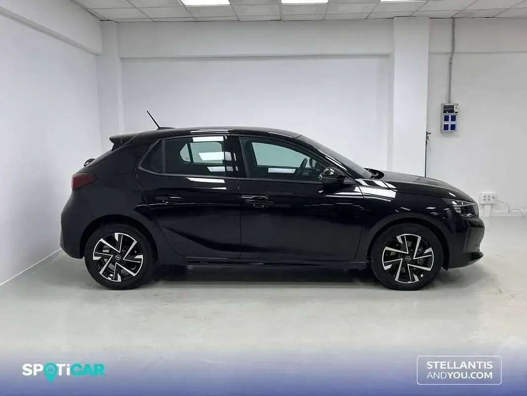 Usado Opel Corsa 101 CV (74 kW) 2025 Negro Utilitario