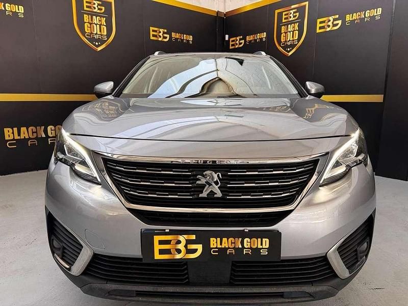 Usado Peugeot 5008 Active 130 CV (95 kW) 2018 Gris / plata Monovolumen