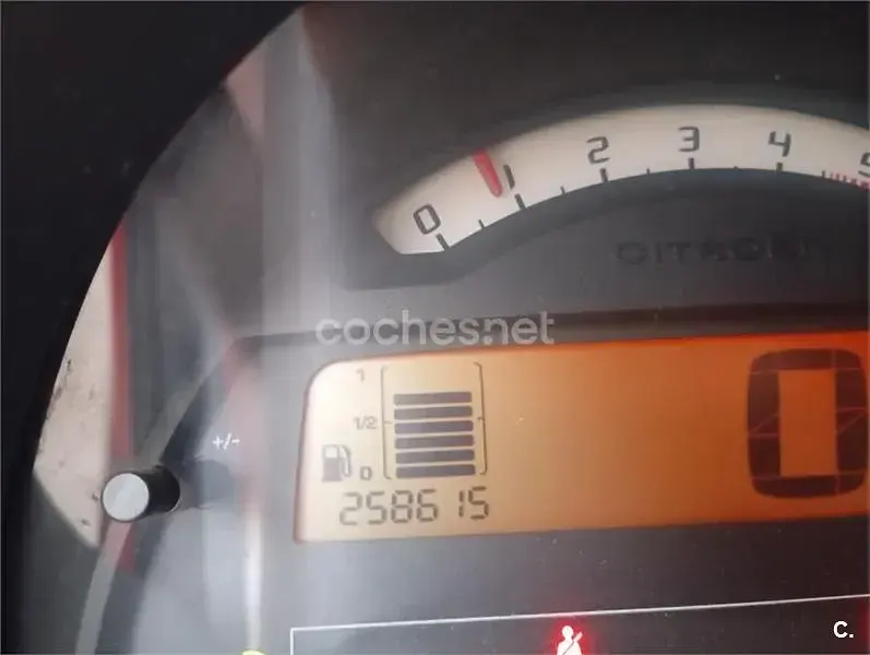 Usado Citroën C3 70 CV (51 kW) 2006 Rojo Berlina
