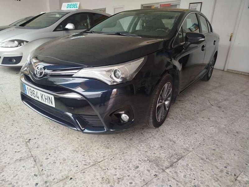 Usado Toyota Avensis Advance 143 CV (105 kW) 2018 Verde Berlina