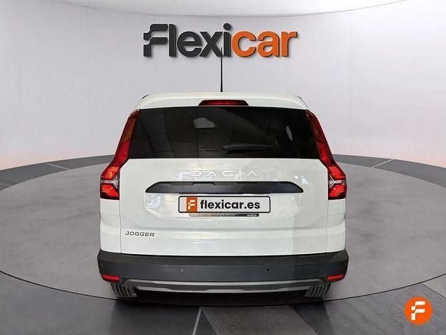 Usado Dacia Jogger Expression 110 CV (80 kW) 2023 Blanco Monovolumen