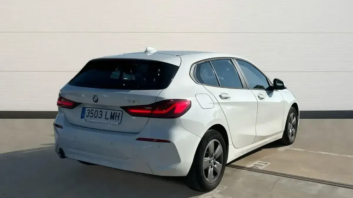 Usado BMW 118 136 CV (100 kW) 2021 Blanco Utilitario
