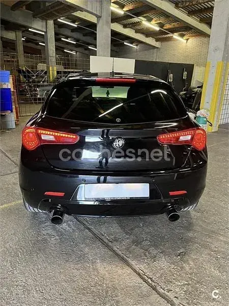 Usado Alfa Romeo Giulietta 170 CV (125 kW) 2010 Negro Utilitario